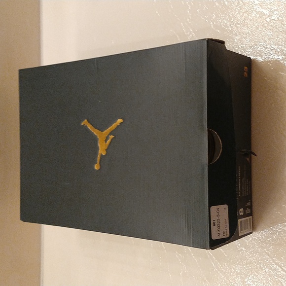 Air Jordan 2 Retro Black/Varsity Red (2016) - Picture 13 of 14